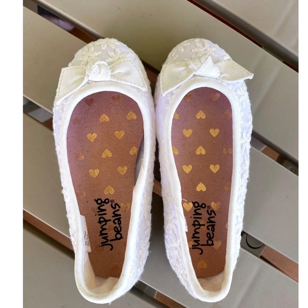 Jumping Beans White Floral Ballet Flats with Bow Accent - Size‎ 7 Toddler